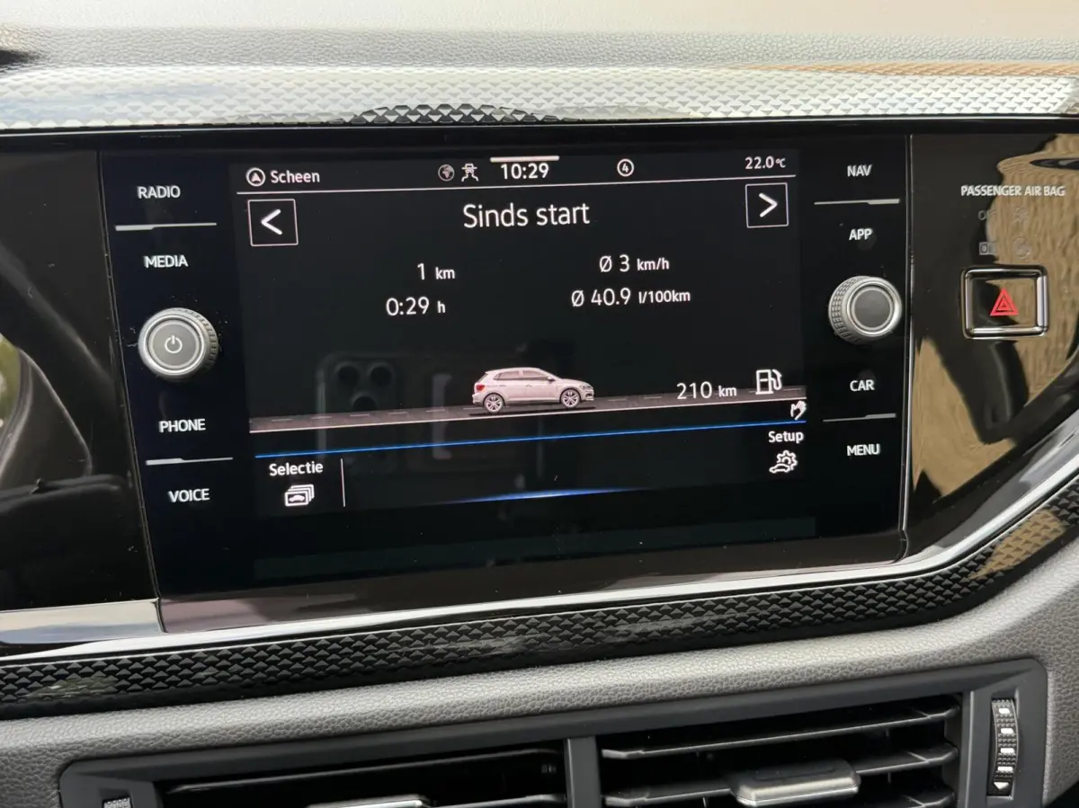 1.0 TSI Life Navigatiesysteem | Digitale cockpit | Airconditioning | Cruise control adaptief | LED koplampen | Rijstrooksensor | Apple CarPlay/Android Auto | DAB ontvanger