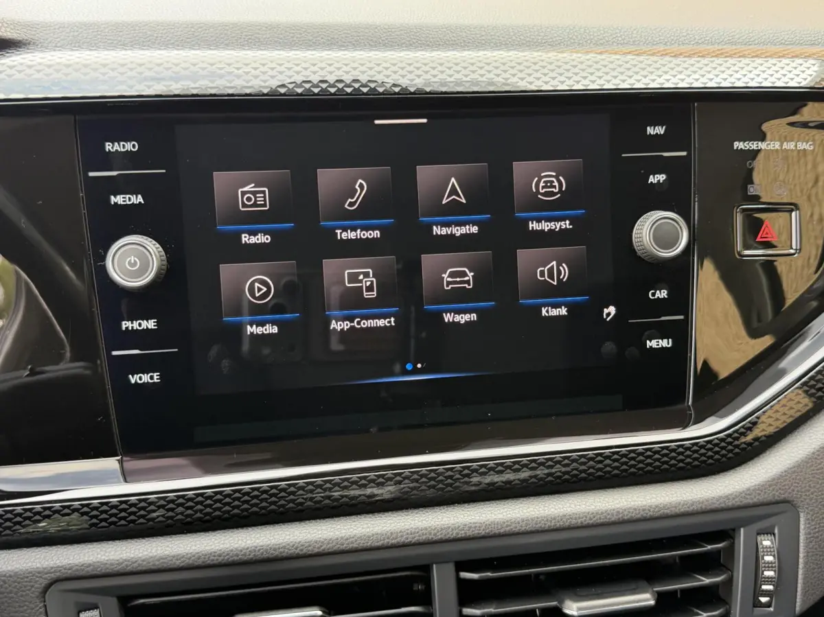 1.0 TSI Life Navigatiesysteem | Digitale cockpit | Airconditioning | Cruise control adaptief | LED koplampen | Rijstrooksensor | Apple CarPlay/Android Auto | DAB ontvanger