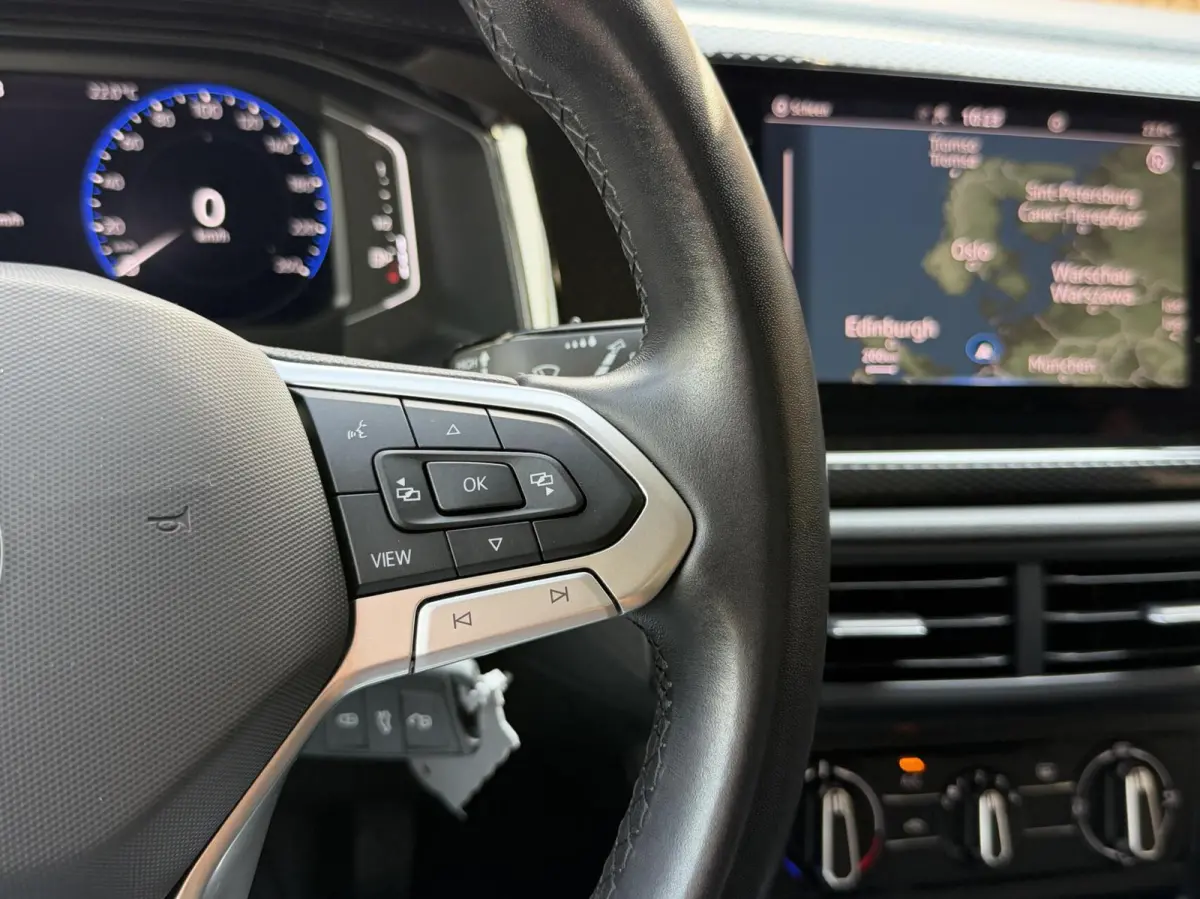1.0 TSI Life Navigatiesysteem | Digitale cockpit | Airconditioning | Cruise control adaptief | LED koplampen | Rijstrooksensor | Apple CarPlay/Android Auto | DAB ontvanger