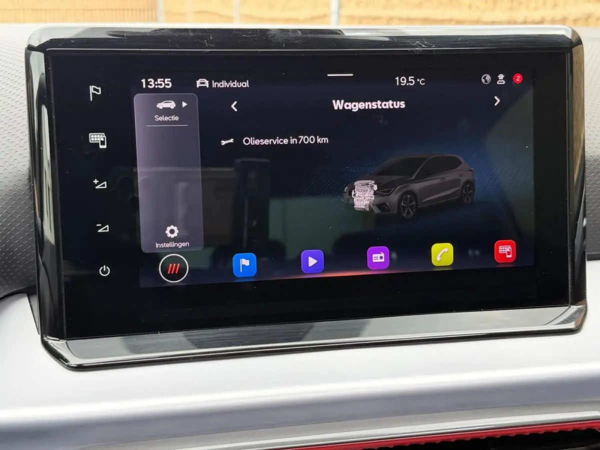 1.0 EcoTSI FR Plus Panoramadak | Stoelverwarming | LED verlichting | Climate control | Cruise control adaptief | Navigatiesysteem | Rijstrooksensor | Achteruitrijcamera