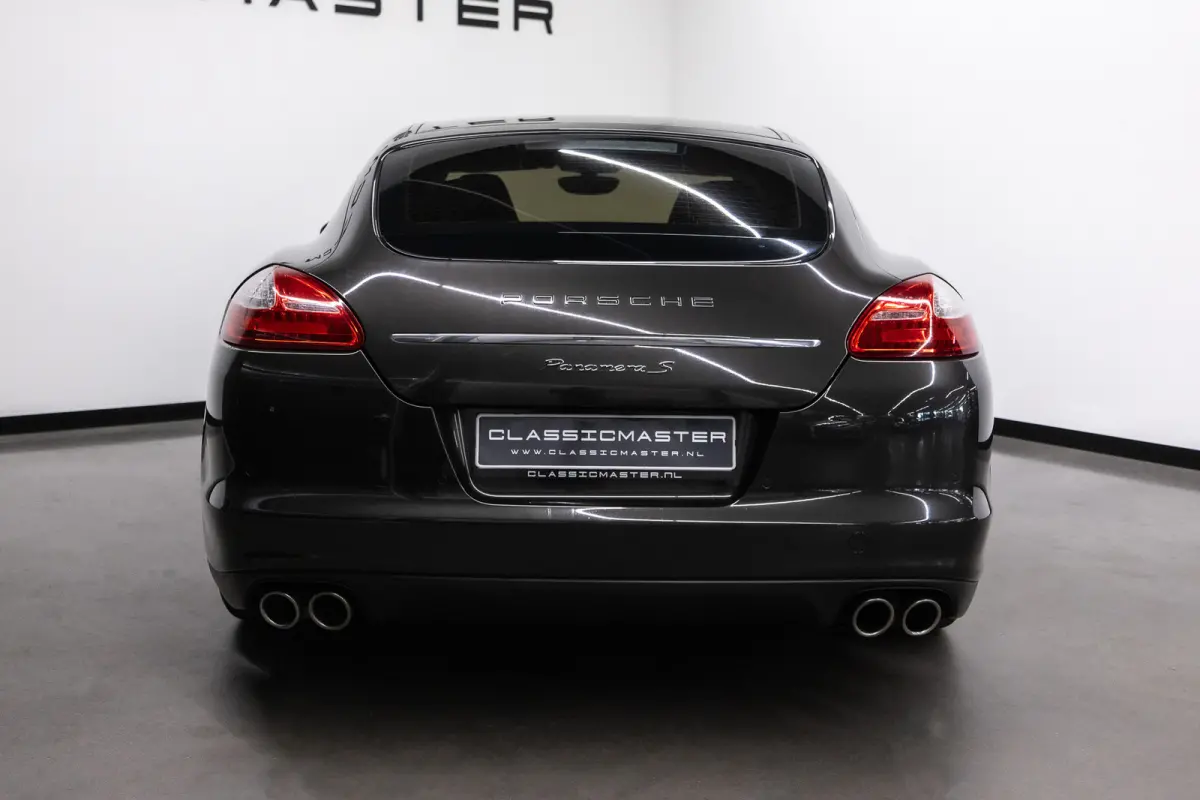 4.8 S Btw auto, Fiscale waarde € 12.000,- (€ 27.231.40 Ex B.T.W) DEALER AUTO Dealer auto