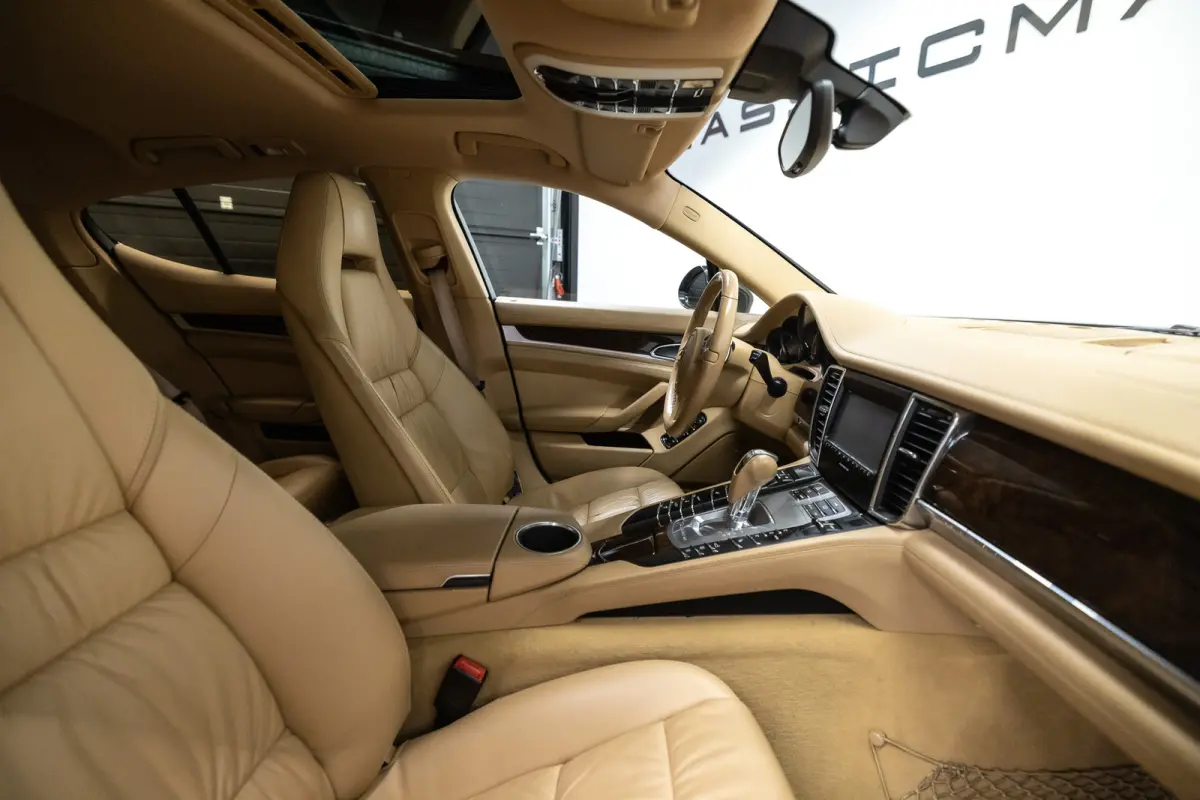 4.8 S Btw auto, Fiscale waarde € 12.000,- (€ 27.231.40 Ex B.T.W) DEALER AUTO Dealer auto