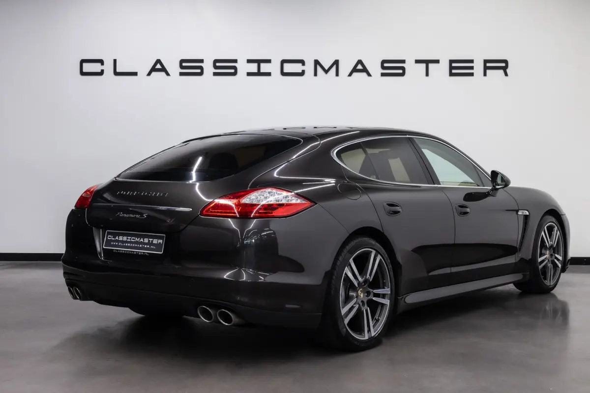 4.8 S Btw auto, Fiscale waarde € 12.000,- (€ 27.231.40 Ex B.T.W) DEALER AUTO Dealer auto