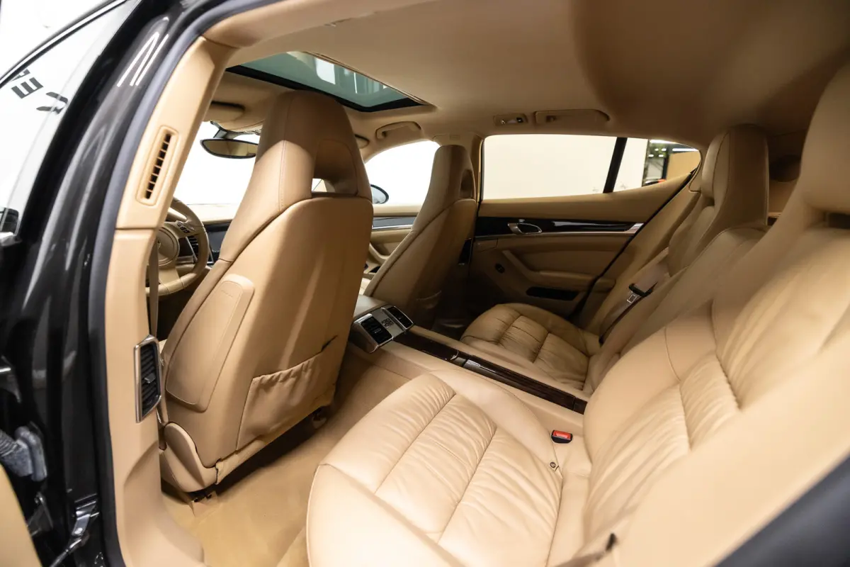 4.8 S Btw auto, Fiscale waarde € 12.000,- (€ 27.231.40 Ex B.T.W) DEALER AUTO Dealer auto