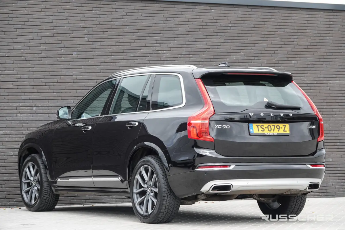 2.0 D5 235Pk Aut. | AWD | Inscription | 7-Persoons | Luchtvering | Panoramadak | Bowers&Wilkins | Trekhaak | 20''
