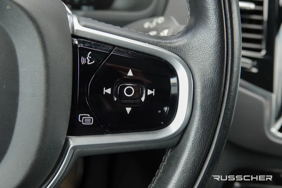 2.0 D5 235Pk Aut. | AWD | Inscription | 7-Persoons | Luchtvering | Panoramadak | Bowers&Wilkins | Trekhaak | 20''