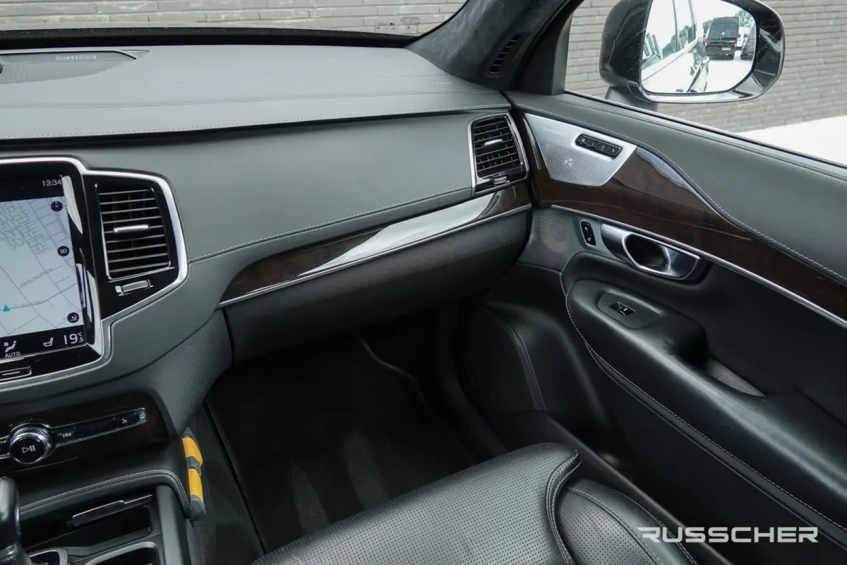 2.0 D5 235Pk Aut. | AWD | Inscription | 7-Persoons | Luchtvering | Panoramadak | Bowers&Wilkins | Trekhaak | 20''