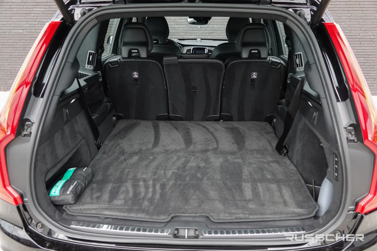 2.0 D5 235Pk Aut. | AWD | Inscription | 7-Persoons | Luchtvering | Panoramadak | Bowers&Wilkins | Trekhaak | 20''