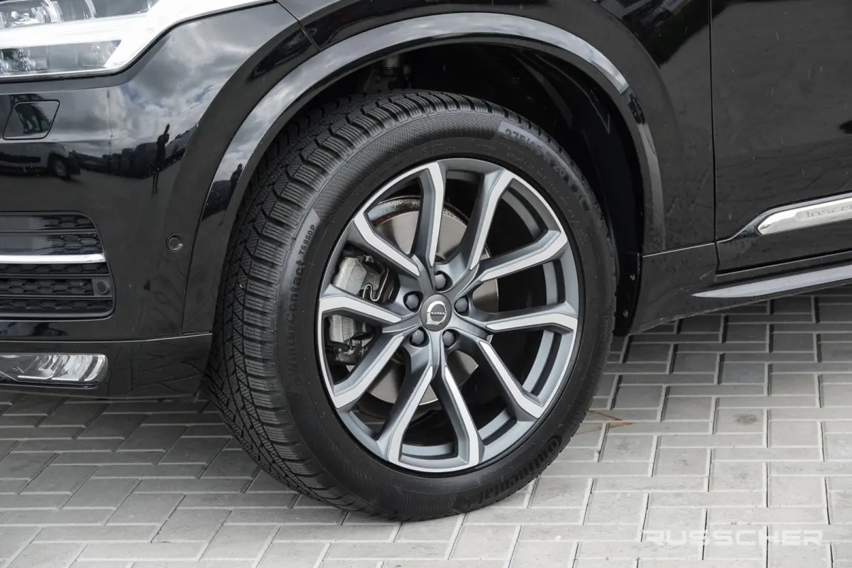 2.0 D5 235Pk Aut. | AWD | Inscription | 7-Persoons | Luchtvering | Panoramadak | Bowers&Wilkins | Trekhaak | 20''
