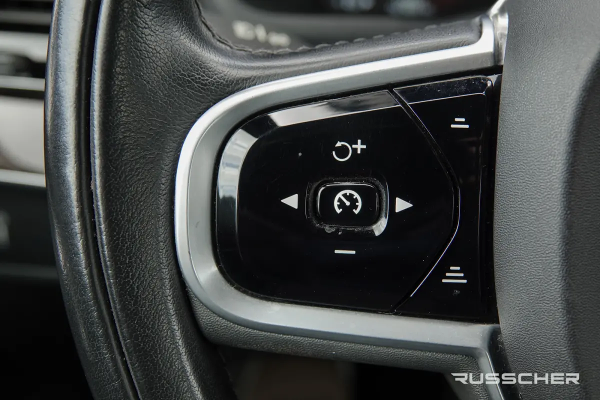 2.0 D5 235Pk Aut. | AWD | Inscription | 7-Persoons | Luchtvering | Panoramadak | Bowers&Wilkins | Trekhaak | 20''