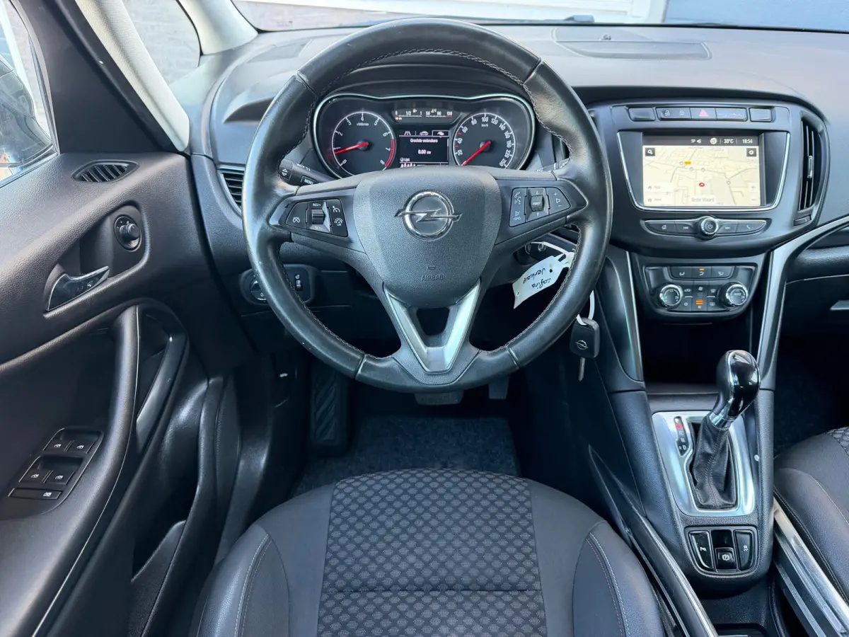 1.4 Turbo 7p/Camera/Navi/Cruise-c/Climate-c/Pdc/Trekhaak