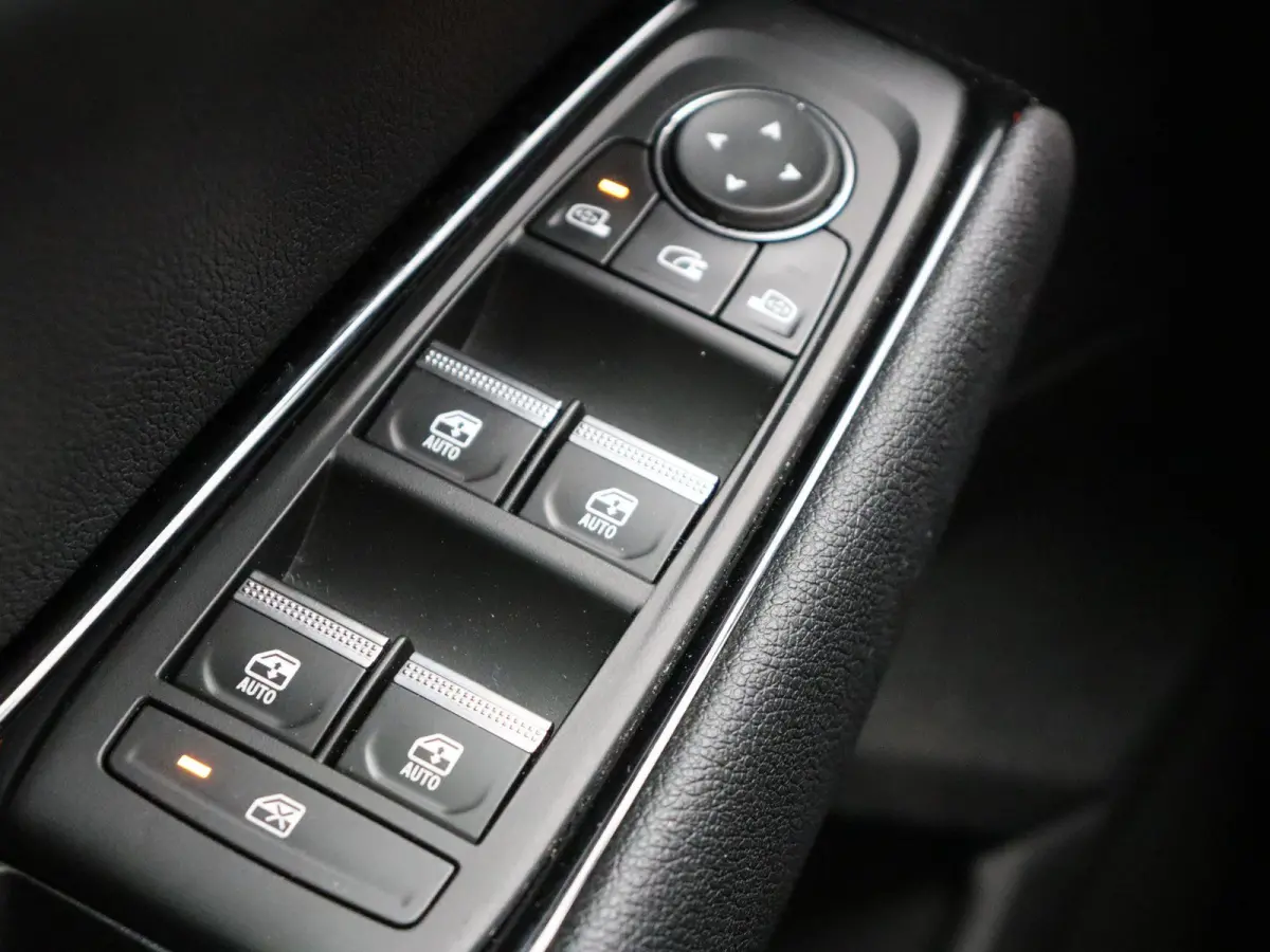 Mild hybrid advanced 130pk techno | Achteruitrijcamera | Climate Control | Cruise Control | Handgeschakeld |