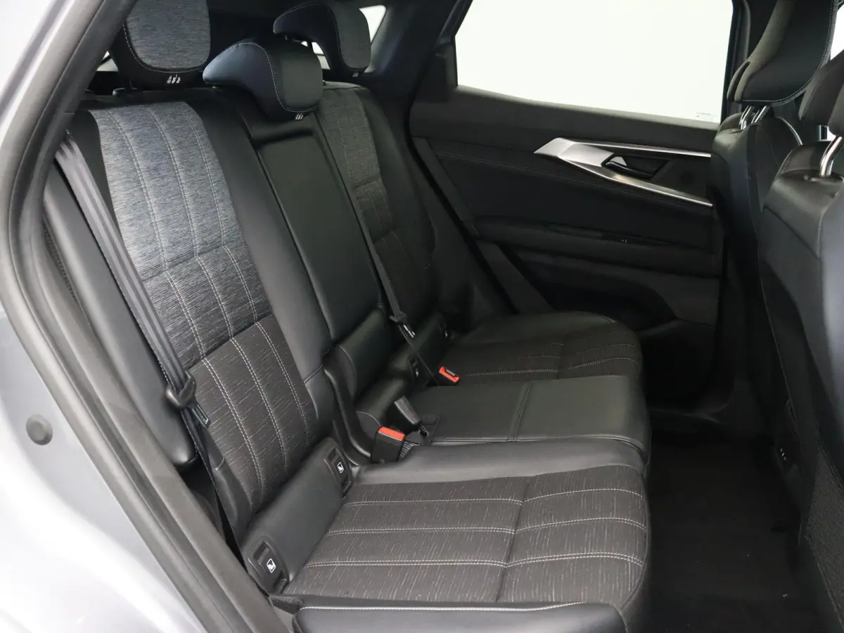 1.2 mild hybrid advanced 130 techno | Achteruitrijcamera | Climate Control | Cruise Control | Handgeschakeld |
