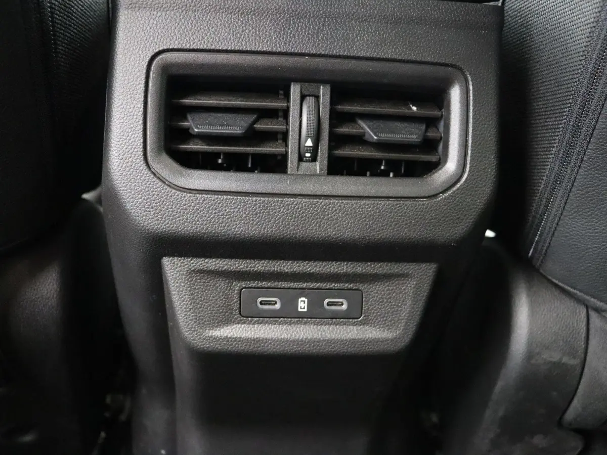 Mild hybrid advanced 130pk techno | Achteruitrijcamera | Climate Control | Cruise Control | Handgeschakeld |