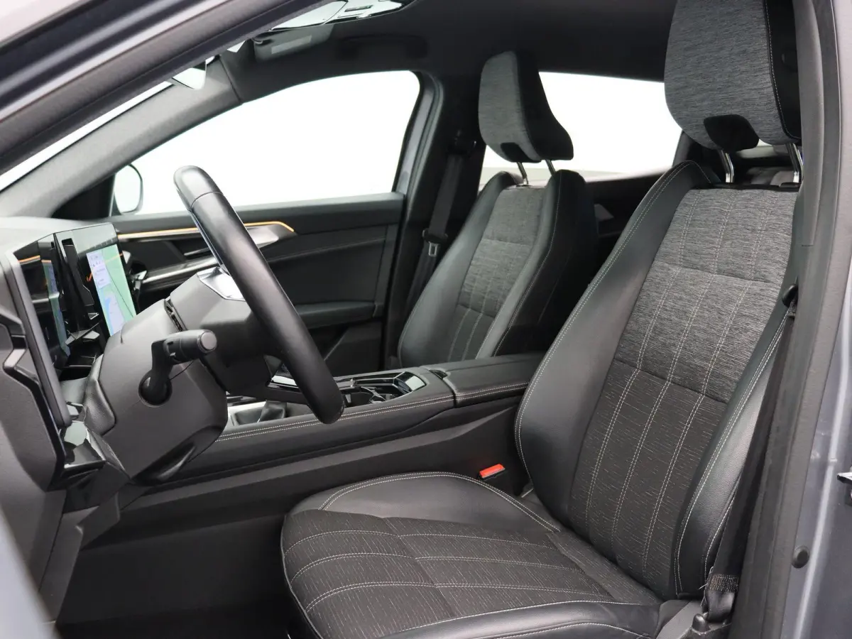 1.2 mild hybrid advanced 130 techno | Achteruitrijcamera | Climate Control | Cruise Control | Handgeschakeld |