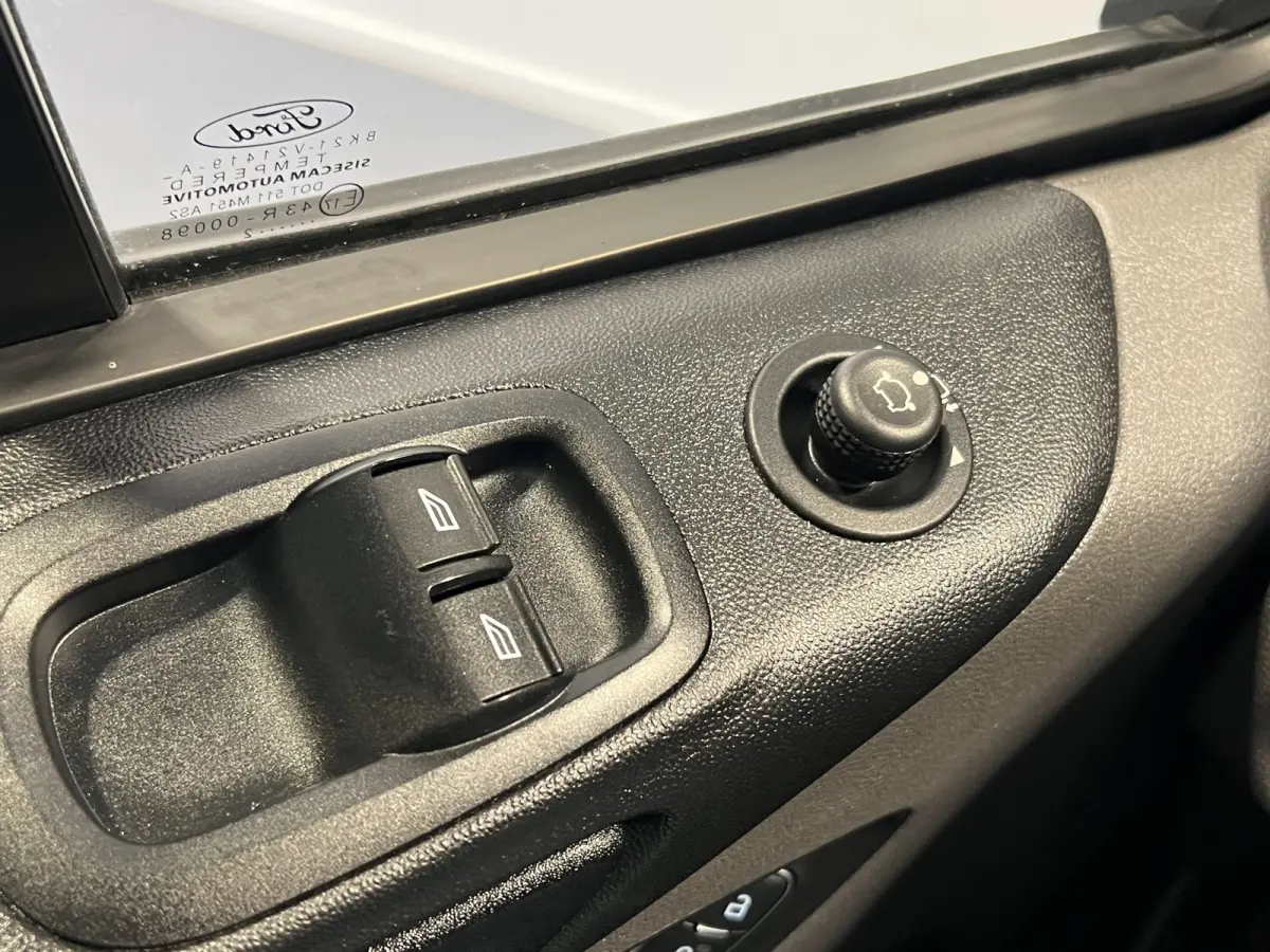 280 2.0 TDCI L1H1 Limited Trekhaak | Cruise Control | Achteruitrijcamera | PDC Voor en Achter |