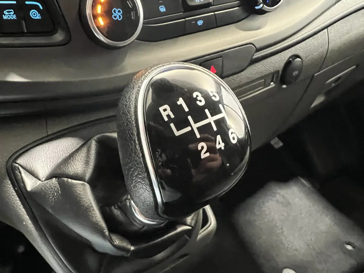 280 2.0 TDCI L1H1 Limited Trekhaak | Cruise Control | Achteruitrijcamera | PDC Voor en Achter |