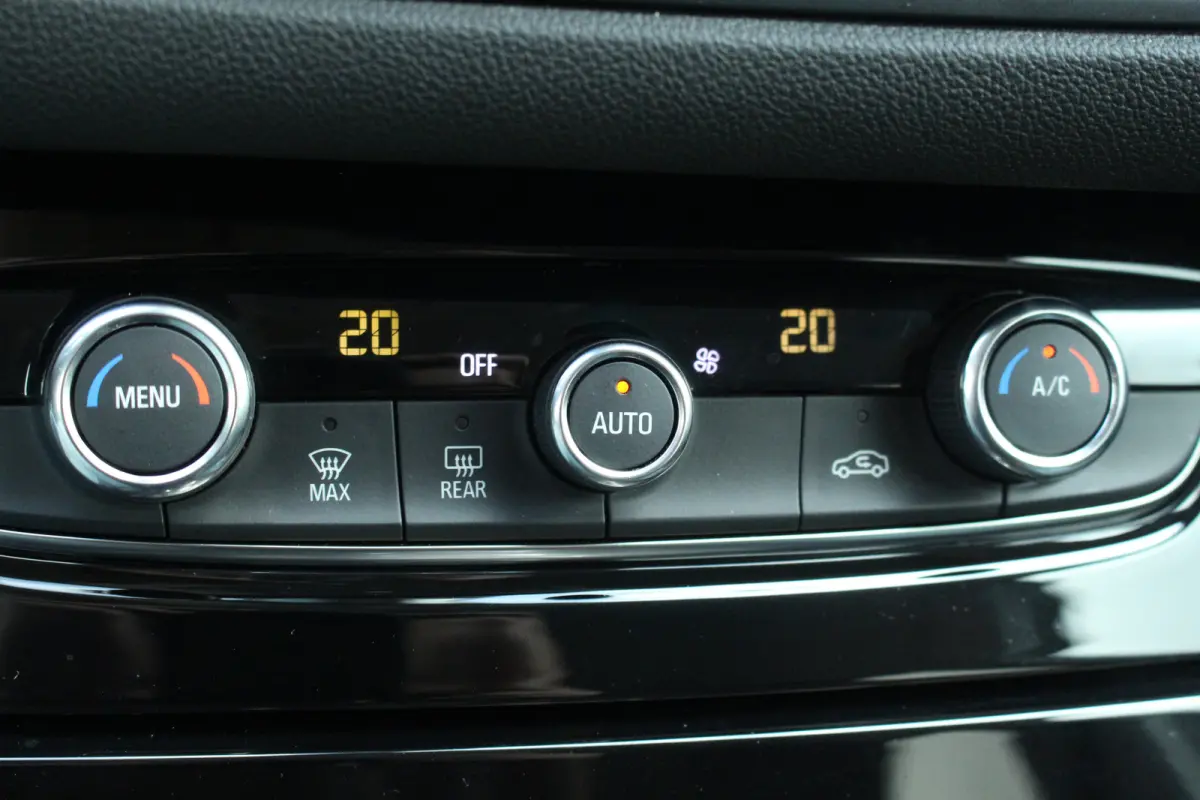 1.6 Turbo Plug-In Hybrid Business Elegance | Trekh. | Adaptive | Stuur Verw. | Camera | Carplay | Pdc | | Trekh. | Adaptive | Stuur Verw. | Camera | Carplay | Pdc |