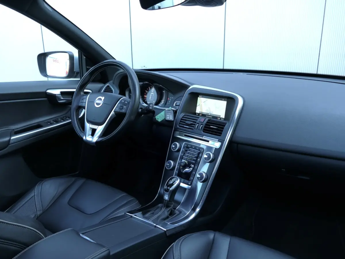 T5 FWD Polar+ Panoramadak / Xenon / Standkachel / Leer