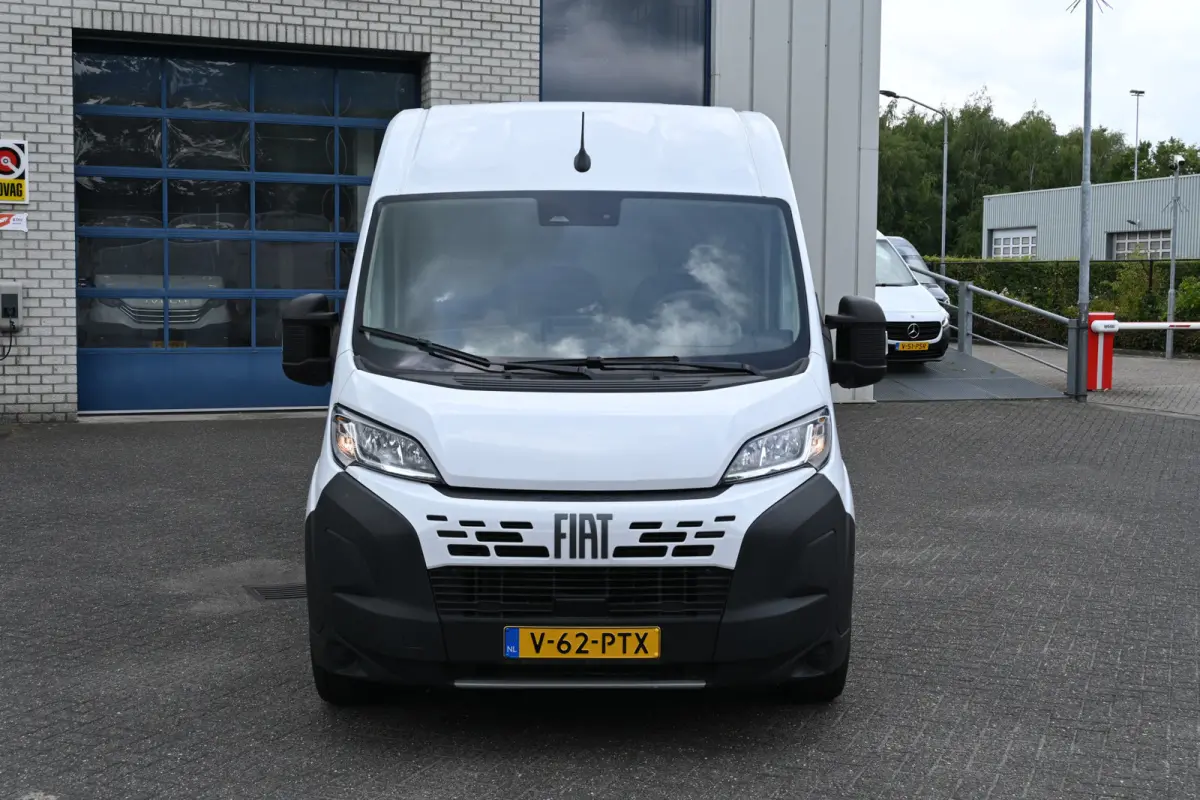 L4H2 140 pk 2.2 Maxi Camera, 270 Graden achterdeuren