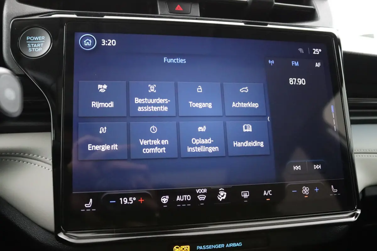 Premium 44 kWh | Panoramadak | B&O | Winterpack | 19 Inch | Adaptive Cruise | BLIS | 360 Camera | Matrix LED | Keyless | Elektrische Achterklep
