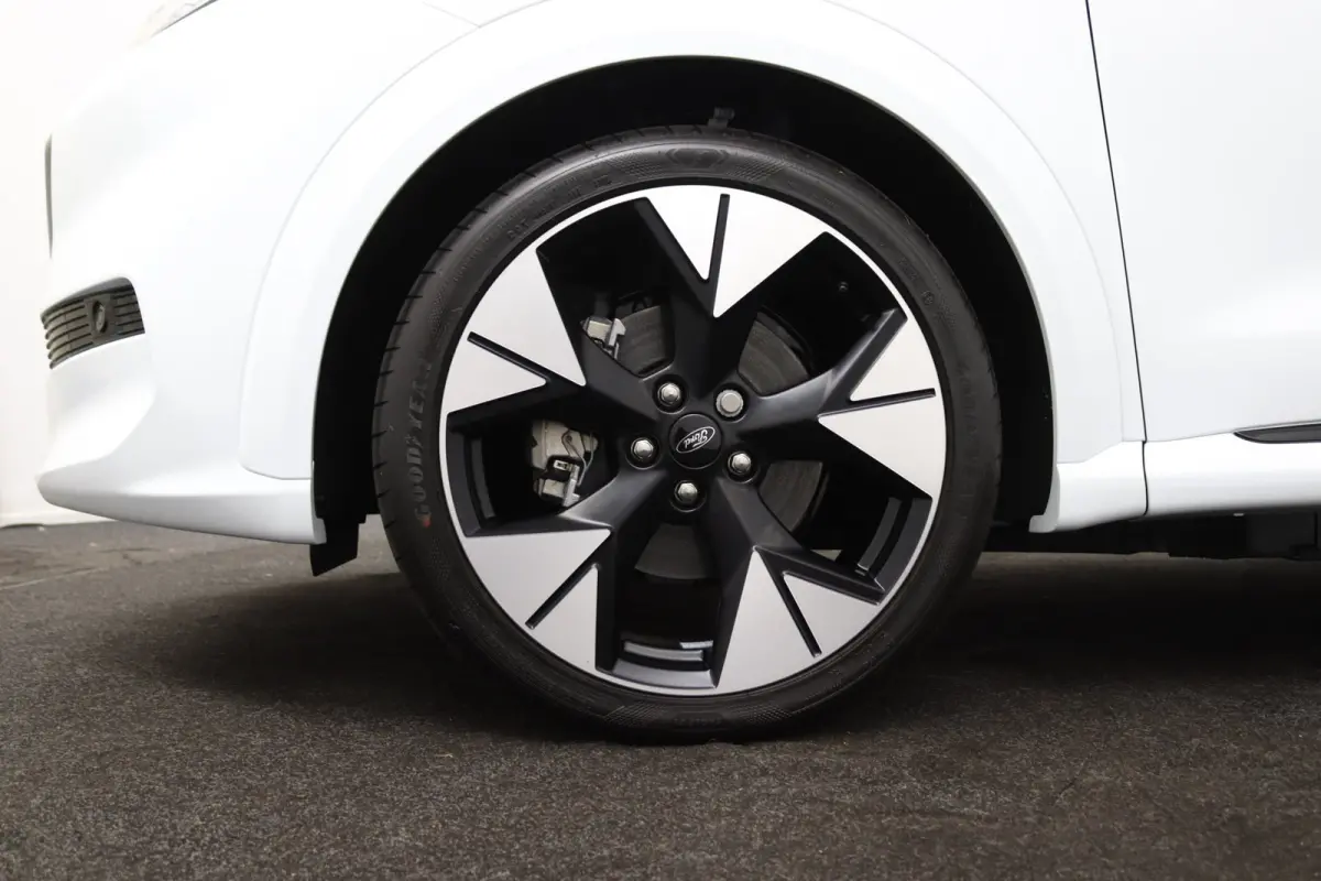 Premium 44 kWh | Panoramadak | B&O | Winterpack | 19 Inch | Adaptive Cruise | BLIS | 360 Camera | Matrix LED | Keyless | Elektrische Achterklep