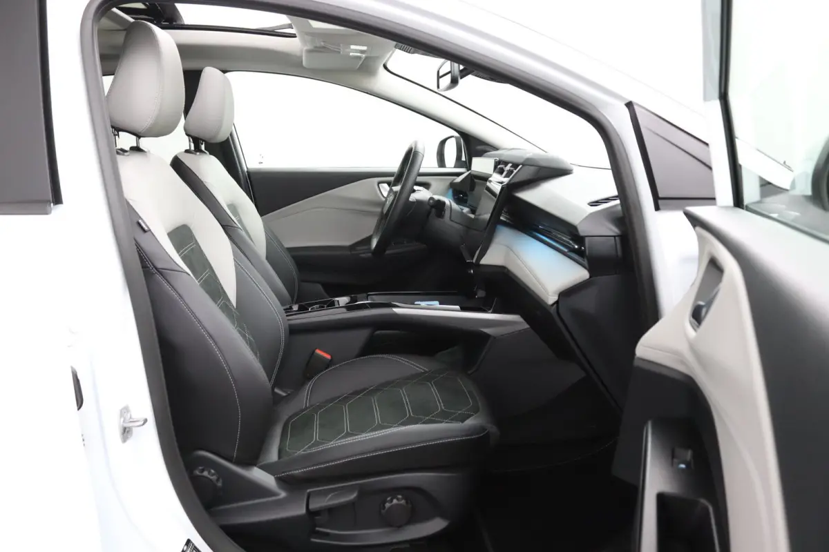 Premium 44 kWh | Panoramadak | B&O | Winterpack | 19 Inch | Adaptive Cruise | BLIS | 360 Camera | Matrix LED | Keyless | Elektrische Achterklep