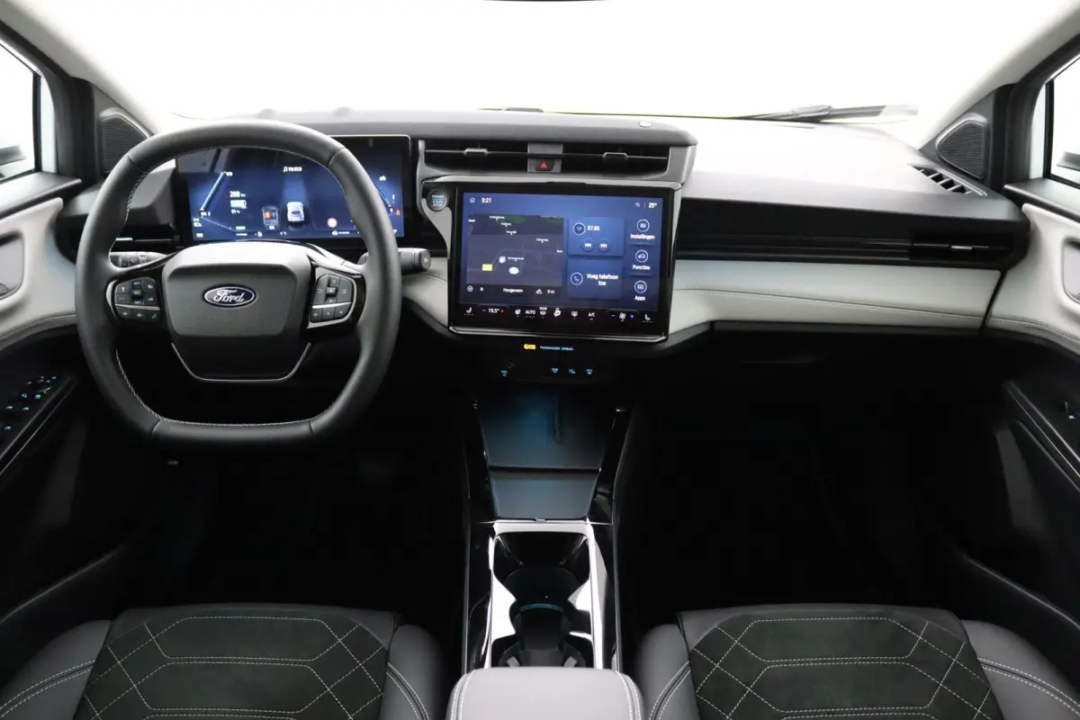 Premium 44 kWh | Panoramadak | B&O | Winterpack | 19 Inch | Adaptive Cruise | BLIS | 360 Camera | Matrix LED | Keyless | Elektrische Achterklep