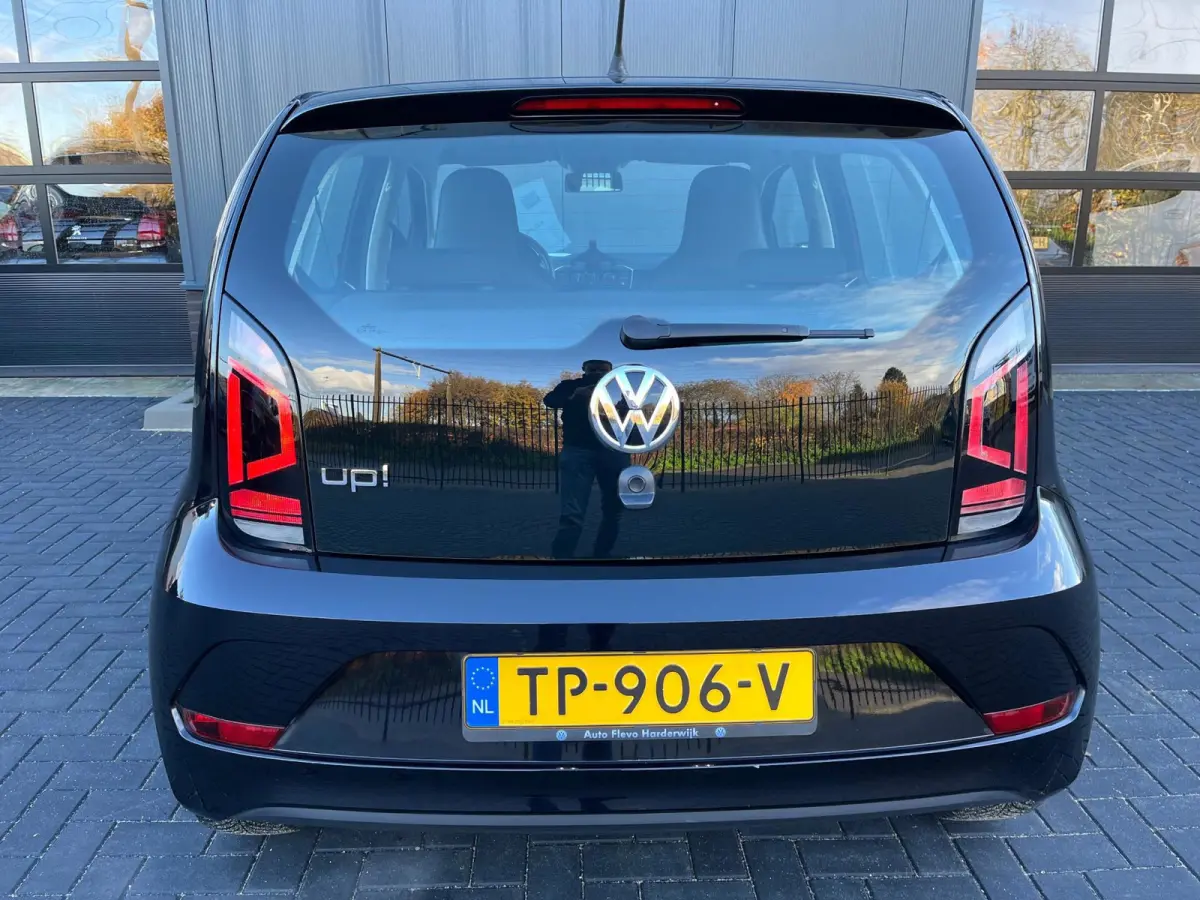 Up! 1.0 BMT move up! Nw.Model/NL.Auto/Airco/Elc.Pakket/Lichtmetalenvelgen/5Deurs/2De Eigenaar/All season banden
