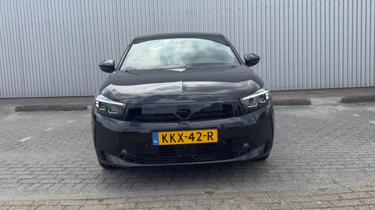 GS | Apple Carplay / Android Auto | Draadloos opladen | Camera achter | Dodehoek sensoren | | Dode hoek waarschuwing | IntelliLux LED Matrix-verlichting, inclusief LED matrix koplampen met a