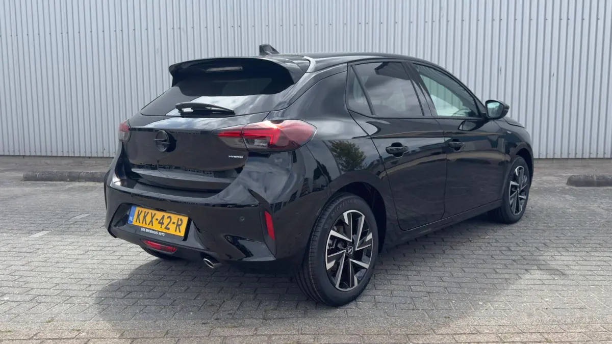 GS | Apple Carplay / Android Auto | Draadloos opladen | Camera achter | Dodehoek sensoren | | Dode hoek waarschuwing | IntelliLux LED Matrix-verlichting, inclusief LED matrix koplampen met a