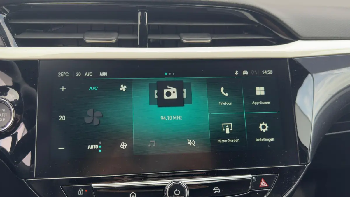 GS | Apple Carplay / Android Auto | Draadloos opladen | Camera achter | Dodehoek sensoren | | Dode hoek waarschuwing | IntelliLux LED Matrix-verlichting, inclusief LED matrix koplampen met a