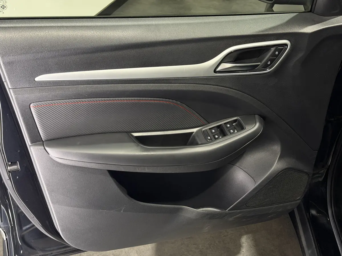 Standard Range Comfort | Cruise Control Adaptief | Led | Navigatie | Camera | stoelverwarming