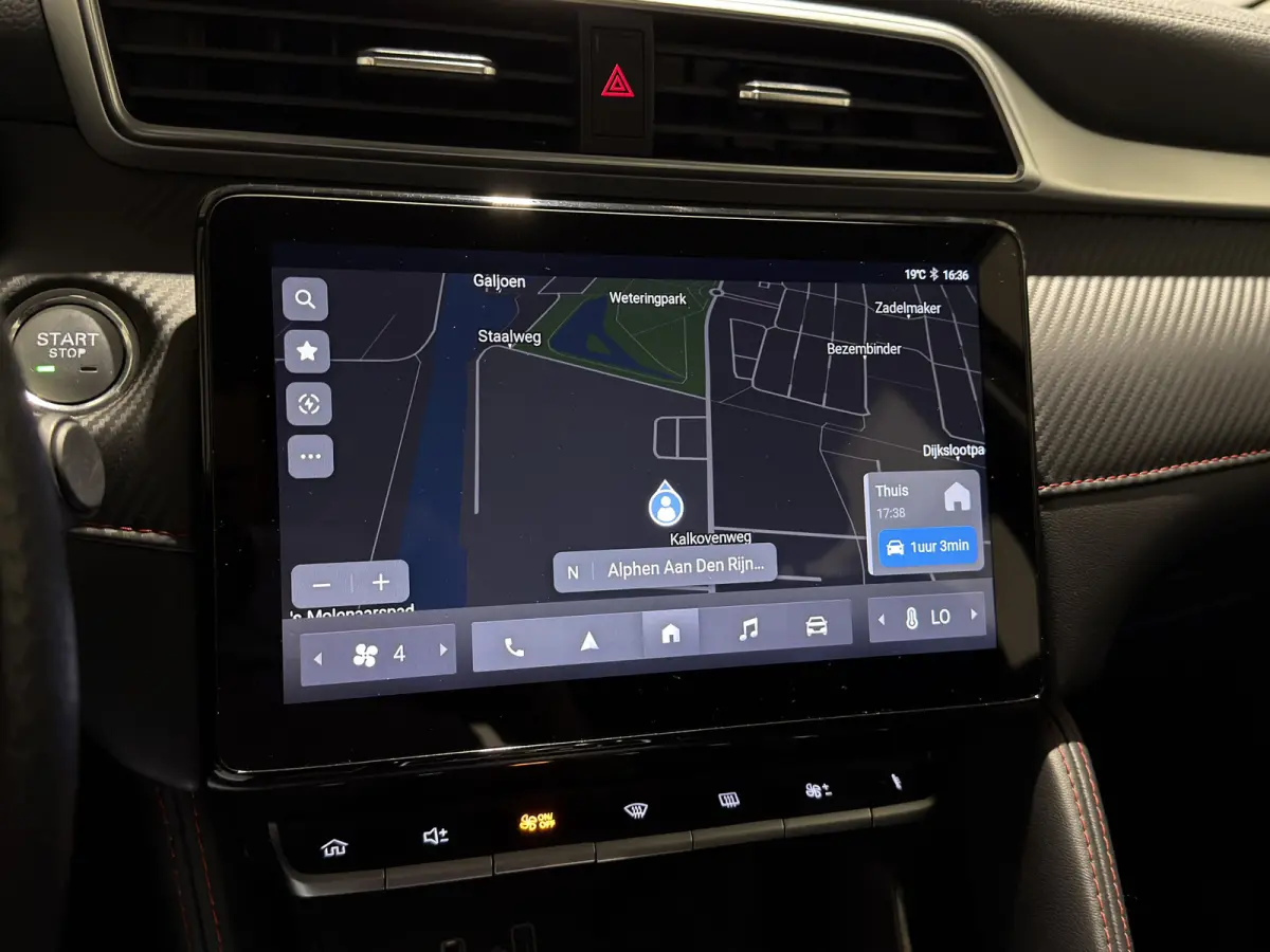 Standard Range Comfort | Cruise Control Adaptief | Led | Navigatie | Camera | stoelverwarming