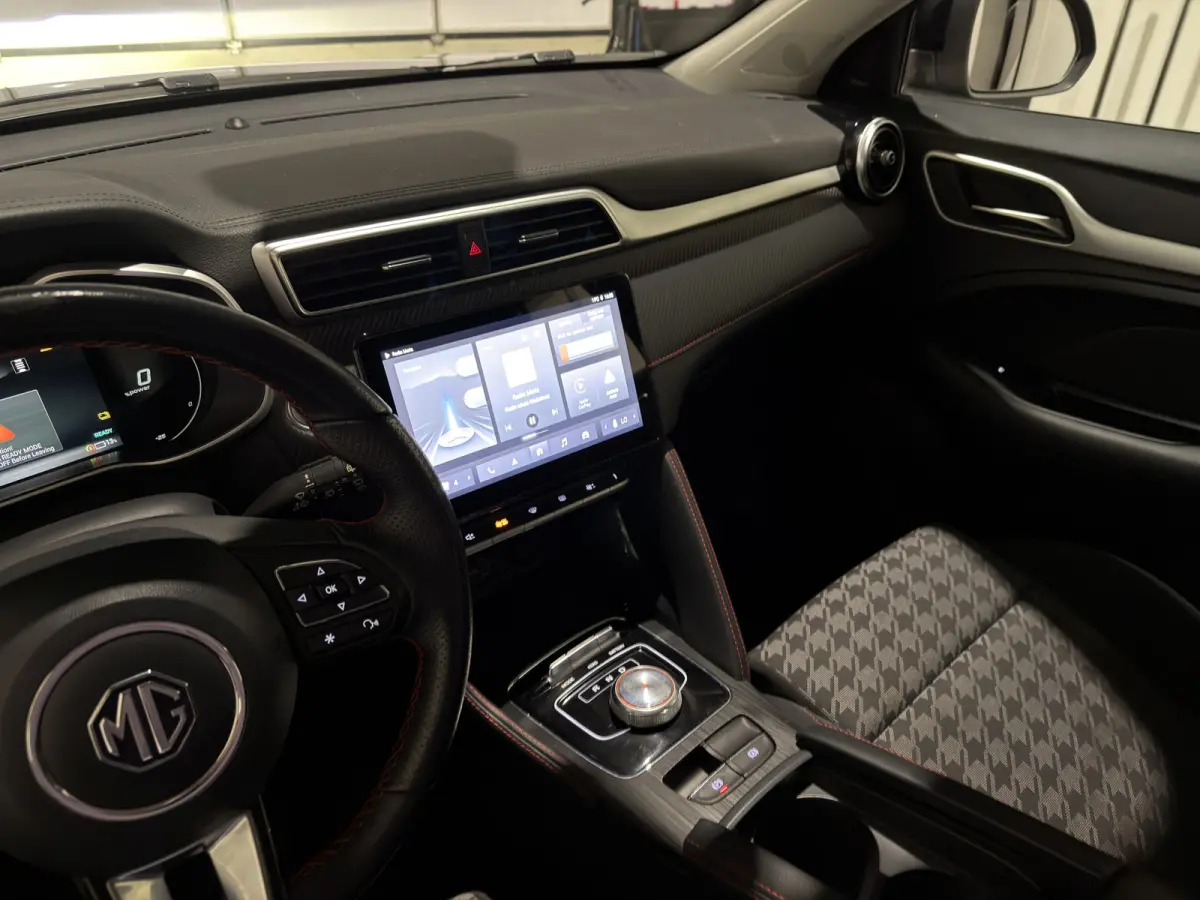 Standard Range Comfort | Cruise Control Adaptief | Led | Navigatie | Camera | stoelverwarming