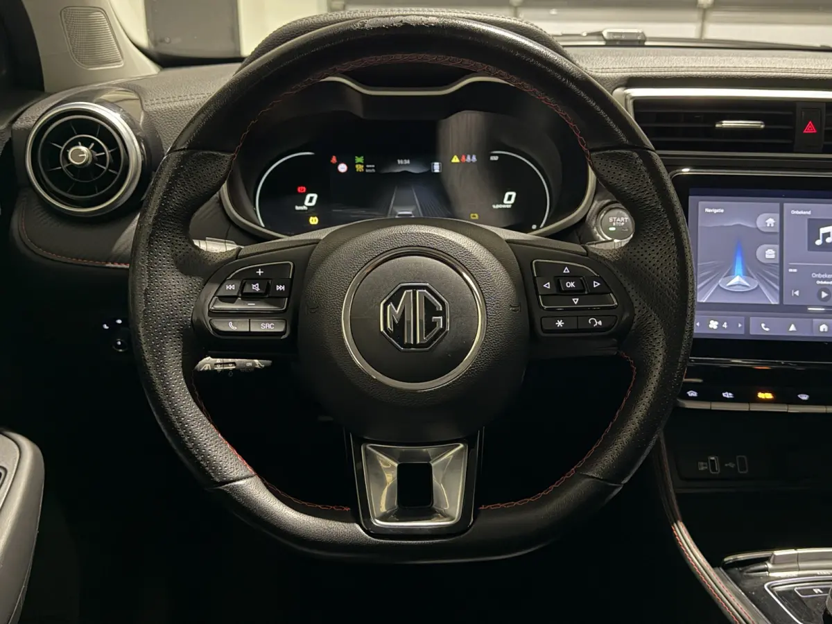 Standard Range Comfort | Cruise Control Adaptief | Led | Navigatie | Camera | stoelverwarming