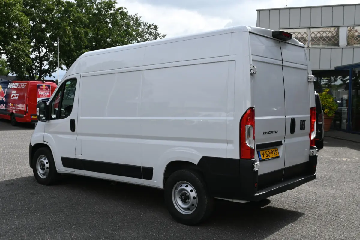 L2H2 2.2 MultiJet 140 pk 3.5t Camera, Cruise control, 270 Graden deuren