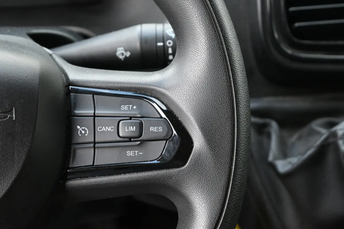 L2H2 2.2 MultiJet 140 pk 3.5t Camera, Cruise control, 270 Graden deuren