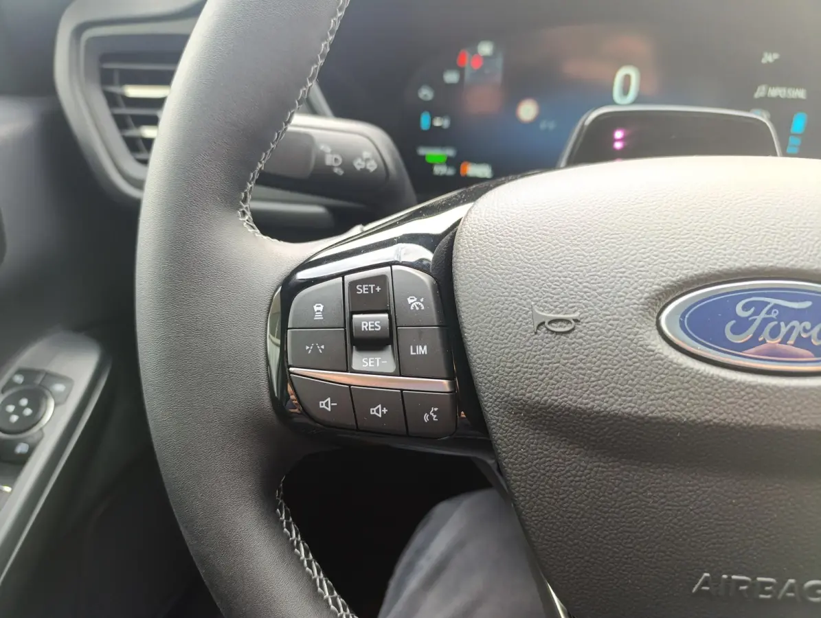 2.5 PHEV BlueCruise Edition | Elek. Trekhaak | 2100KG Trekgewicht! | Panodak | Adaptive Cruise Control | Matrix Led Koplampen | B&O Audio | Stoel/stuur voorruitverwarming | 360 Camera | 20 i