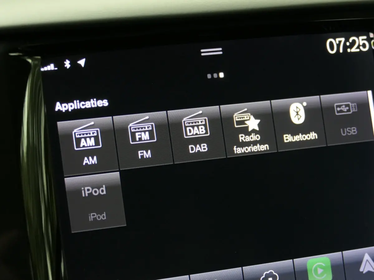 T5 Momentum 12 MND garantie Leer / DAB+ / Trekhaak / Keyless entry