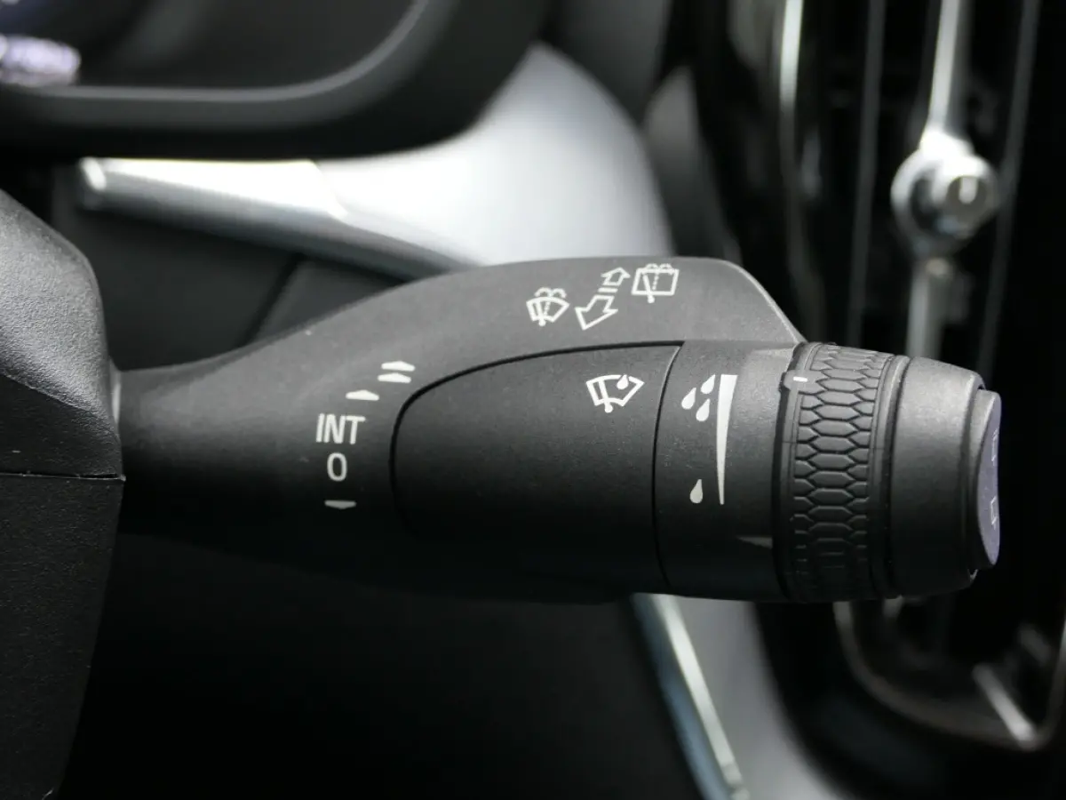 T5 Momentum 12 MND garantie Leer / DAB+ / Trekhaak / Keyless entry