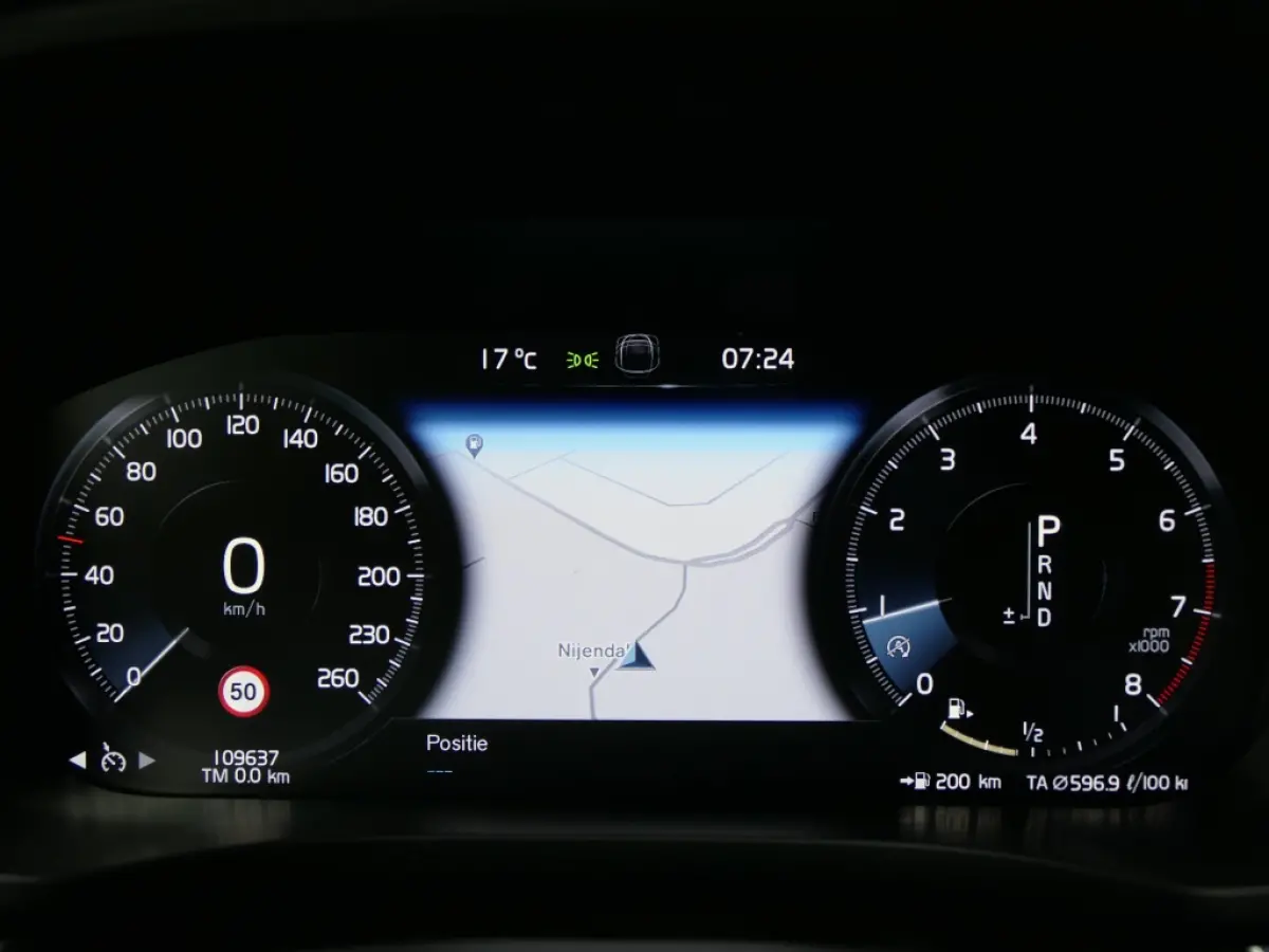 T5 Momentum 12 MND garantie Leer / DAB+ / Trekhaak / Keyless entry