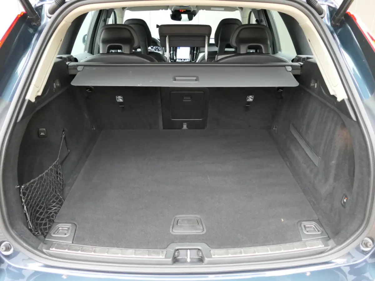 T5 Momentum 12 MND garantie Leer / DAB+ / Trekhaak / Keyless entry