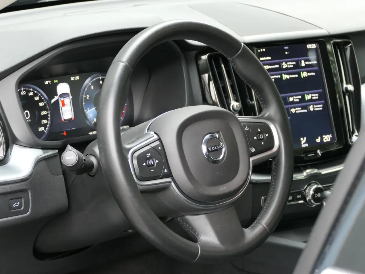 T5 Momentum 12 MND garantie Leer / DAB+ / Trekhaak / Keyless entry