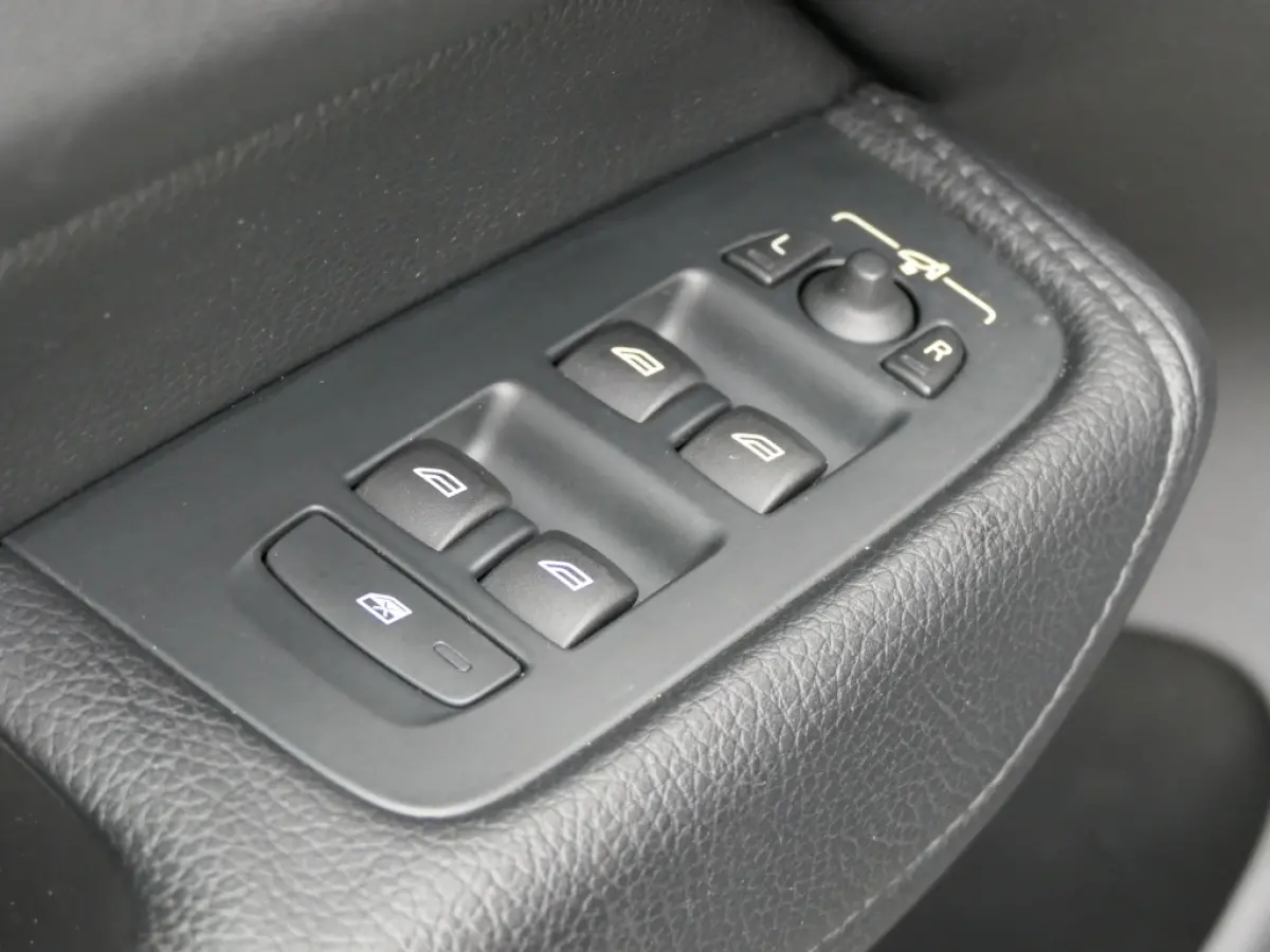 T5 Momentum 12 MND garantie Leer / DAB+ / Trekhaak / Keyless entry