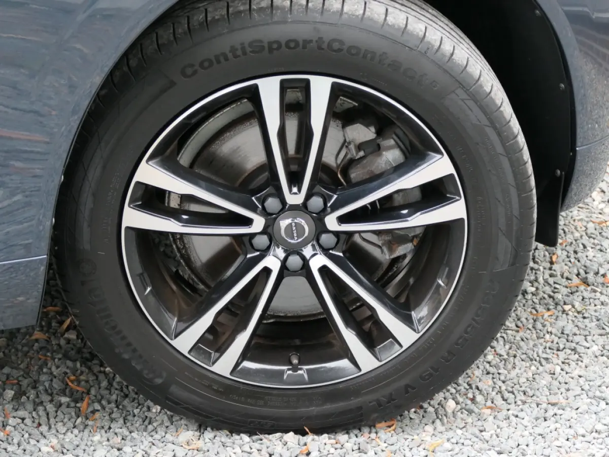 T5 Momentum 12 MND garantie Leer / DAB+ / Trekhaak / Keyless entry