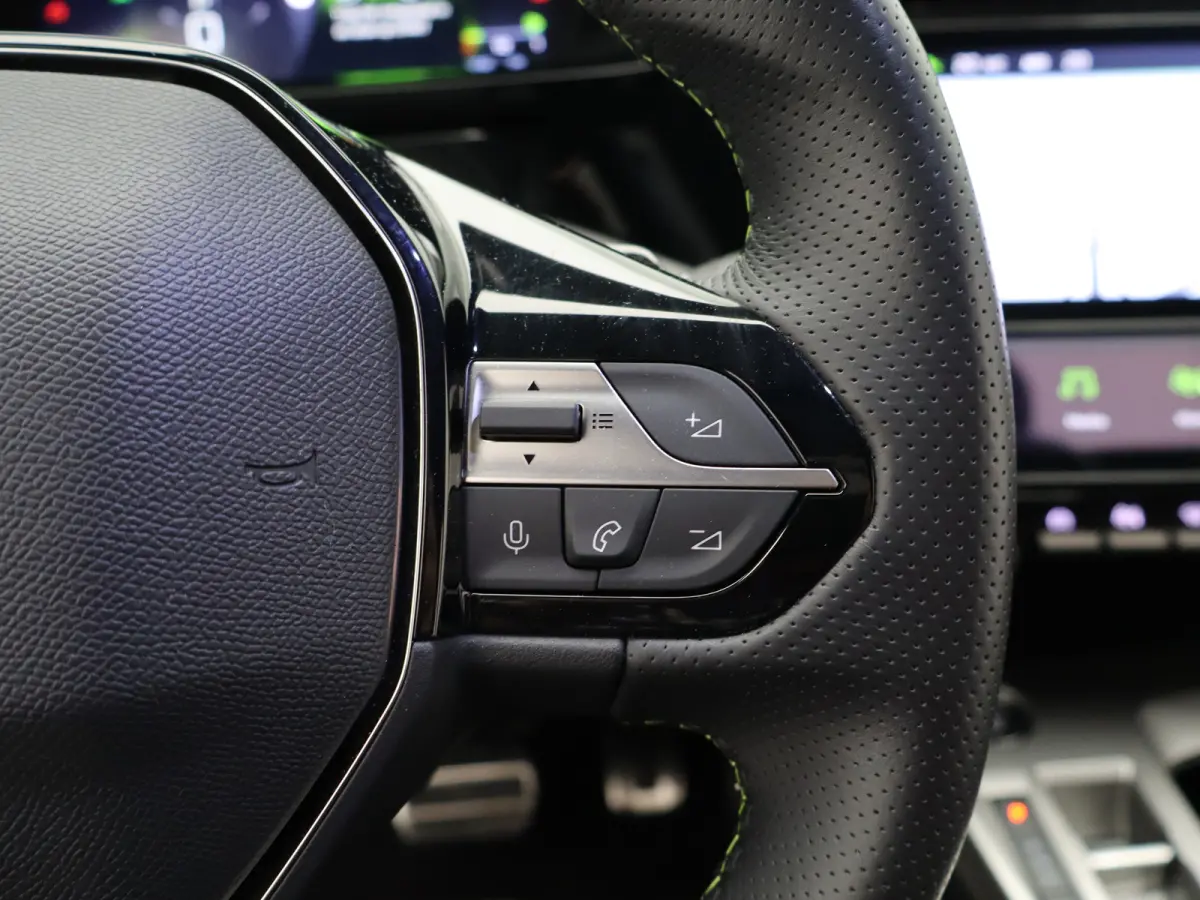 1.2 PureTech GT 360 Graden Camera | Elektrische Kofferklep | Dodehoekbewaking | Parkeersenoren Voor en Achter | Adaptive Cruise Control | Drive Assist | Elektrisch Verstelbare Stoelen met Ma