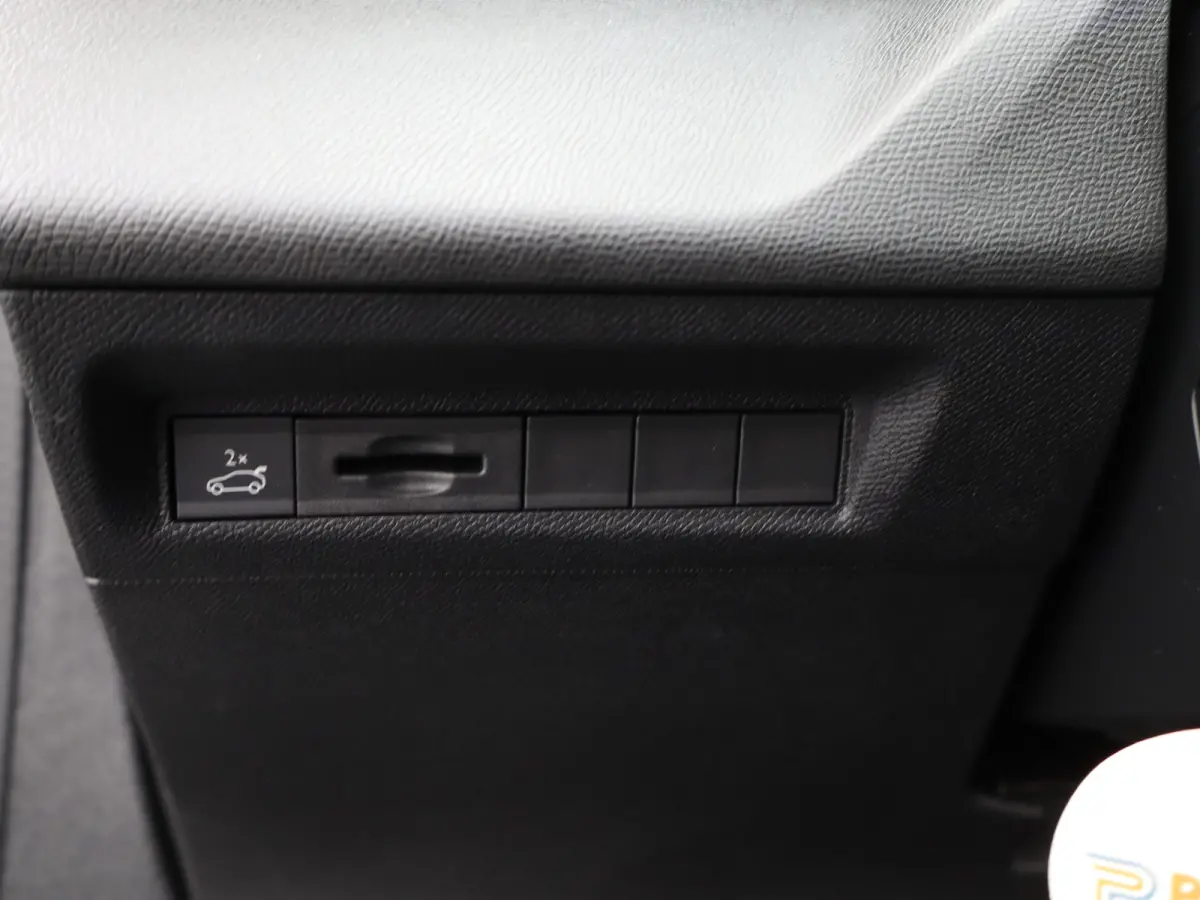 1.2 PureTech GT 360 Graden Camera | Elektrische Kofferklep | Dodehoekbewaking | Parkeersenoren Voor en Achter | Adaptive Cruise Control | Drive Assist | Elektrisch Verstelbare Stoelen met Ma