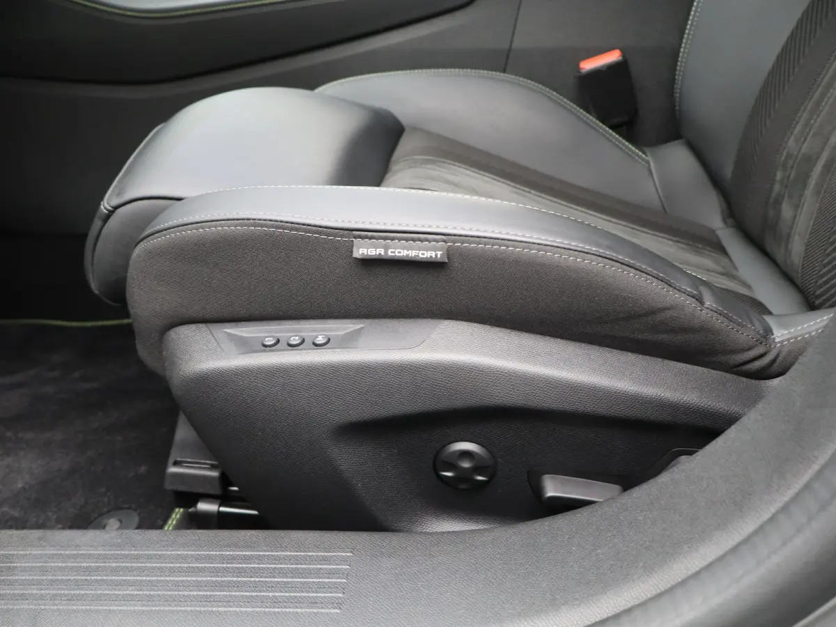 1.2 PureTech GT 360 Graden Camera | Elektrische Kofferklep | Dodehoekbewaking | Parkeersenoren Voor en Achter | Adaptive Cruise Control | Drive Assist | Elektrisch Verstelbare Stoelen met Ma