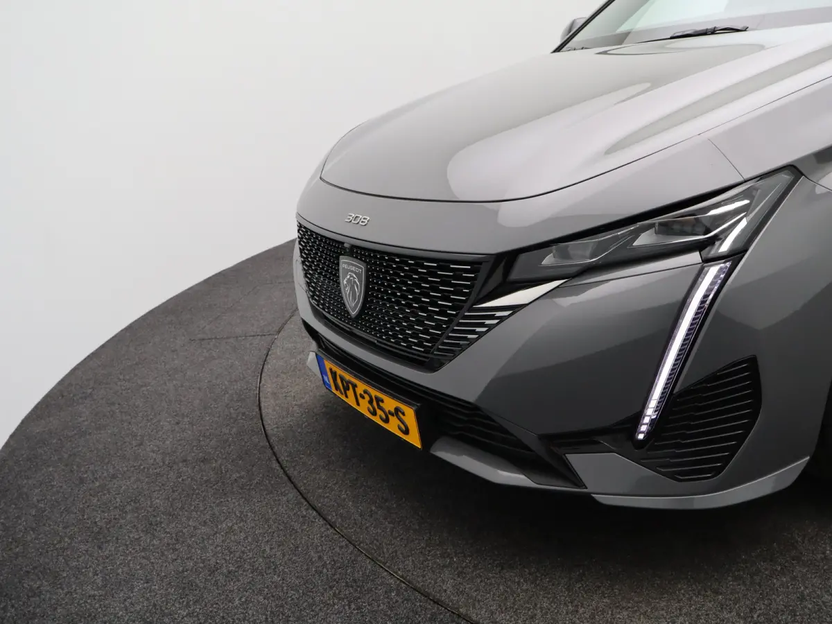 1.2 PureTech GT 360 Graden Camera | Elektrische Kofferklep | Dodehoekbewaking | Parkeersenoren Voor en Achter | Adaptive Cruise Control | Drive Assist | Elektrisch Verstelbare Stoelen met Ma